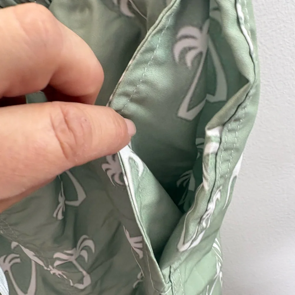 NWOT Green Palm Tree Swim Trunks XL